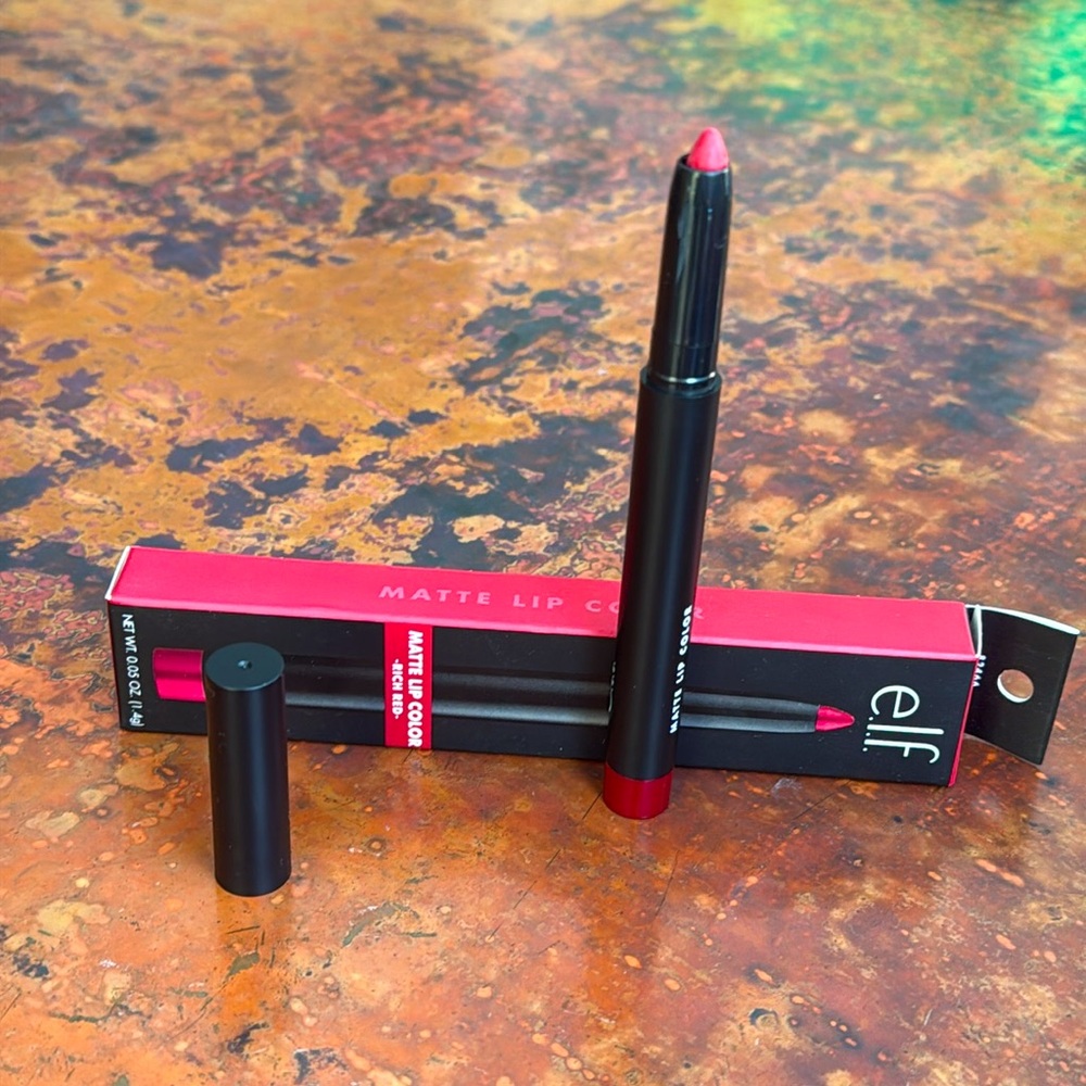 e.l.f. MATTE LIP COLOR IN "RICH RED" CRAYON TONE #82466 WITH SHARPENER - Picture 5 of 5